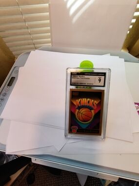 New York Knicks Basketball Collector Graded Card - Black Multicolor